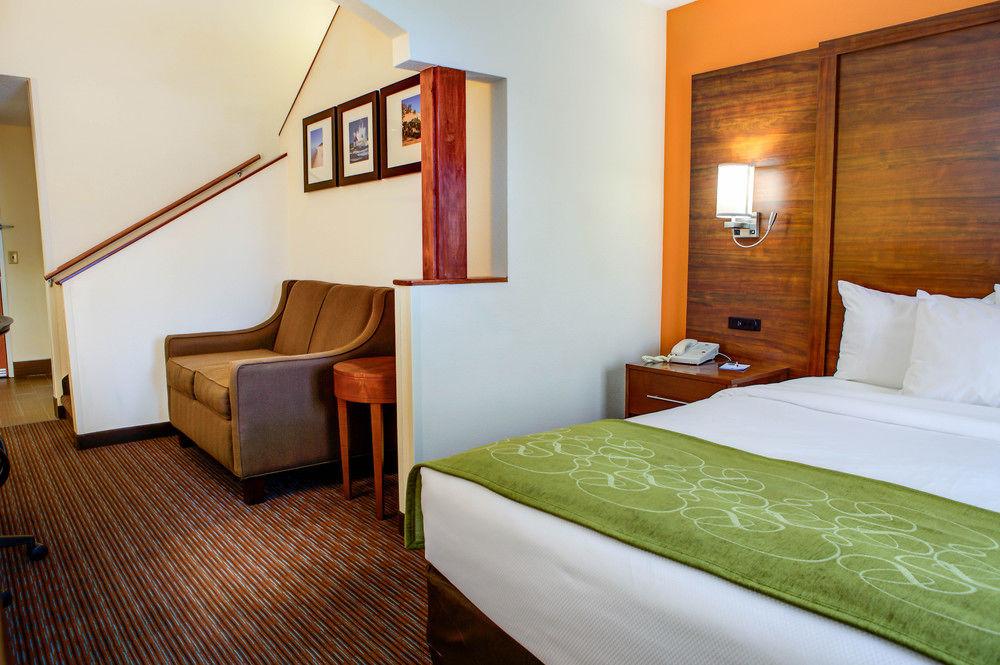 Comfort Suites Stevensville - St Joseph Esterno foto