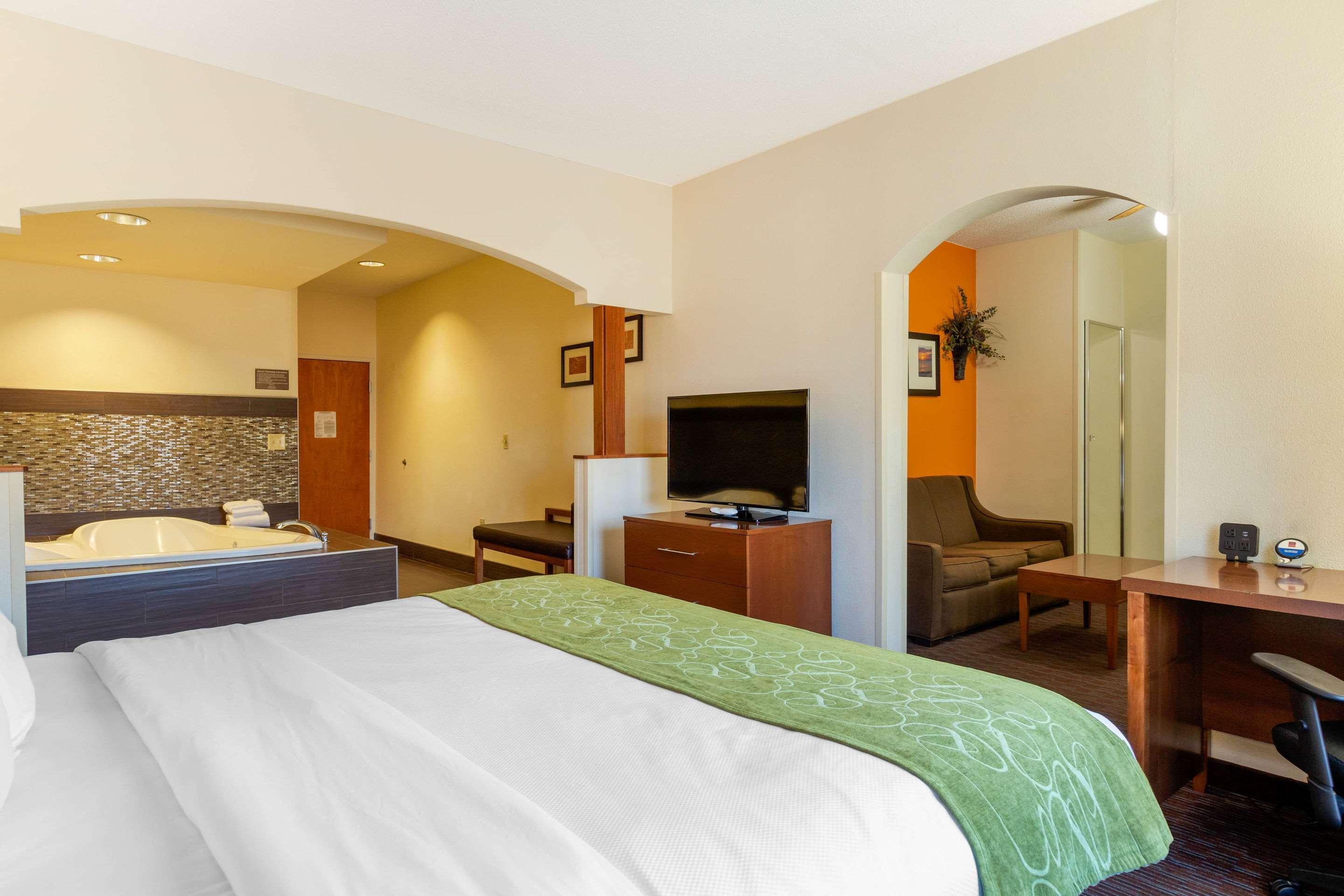Comfort Suites Stevensville - St Joseph Esterno foto